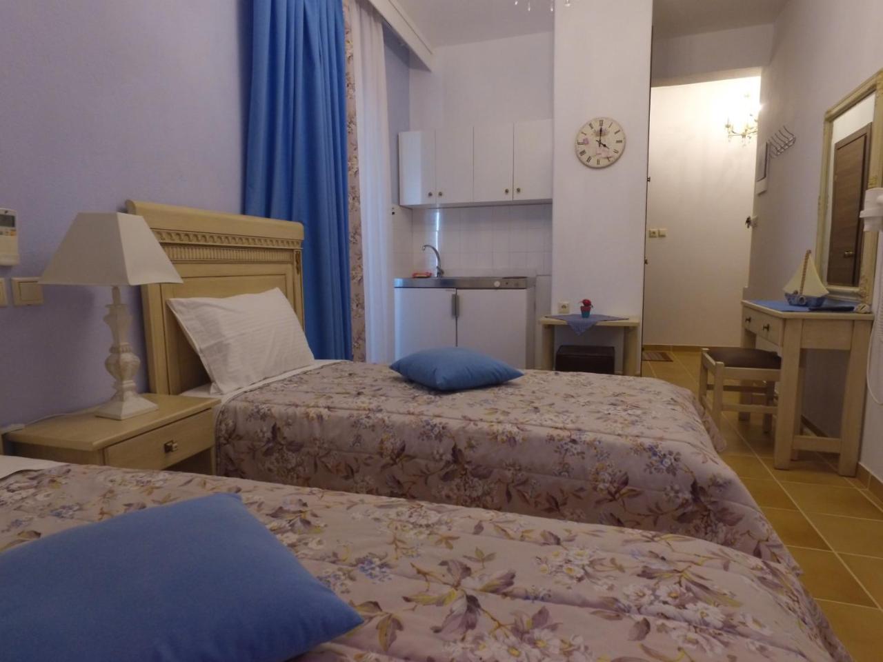 Akrotiri Hotel Néos Marmarás Zimmer foto